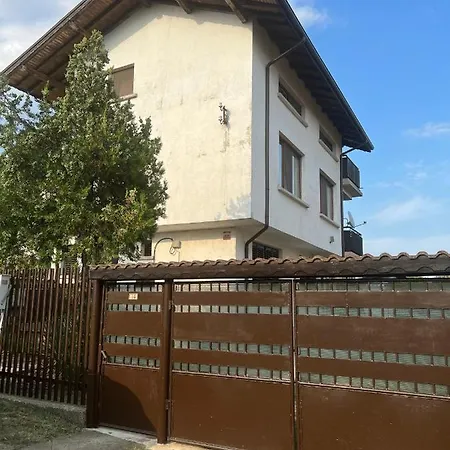 بيت ضيافة Стаи За Гости Надежда *
